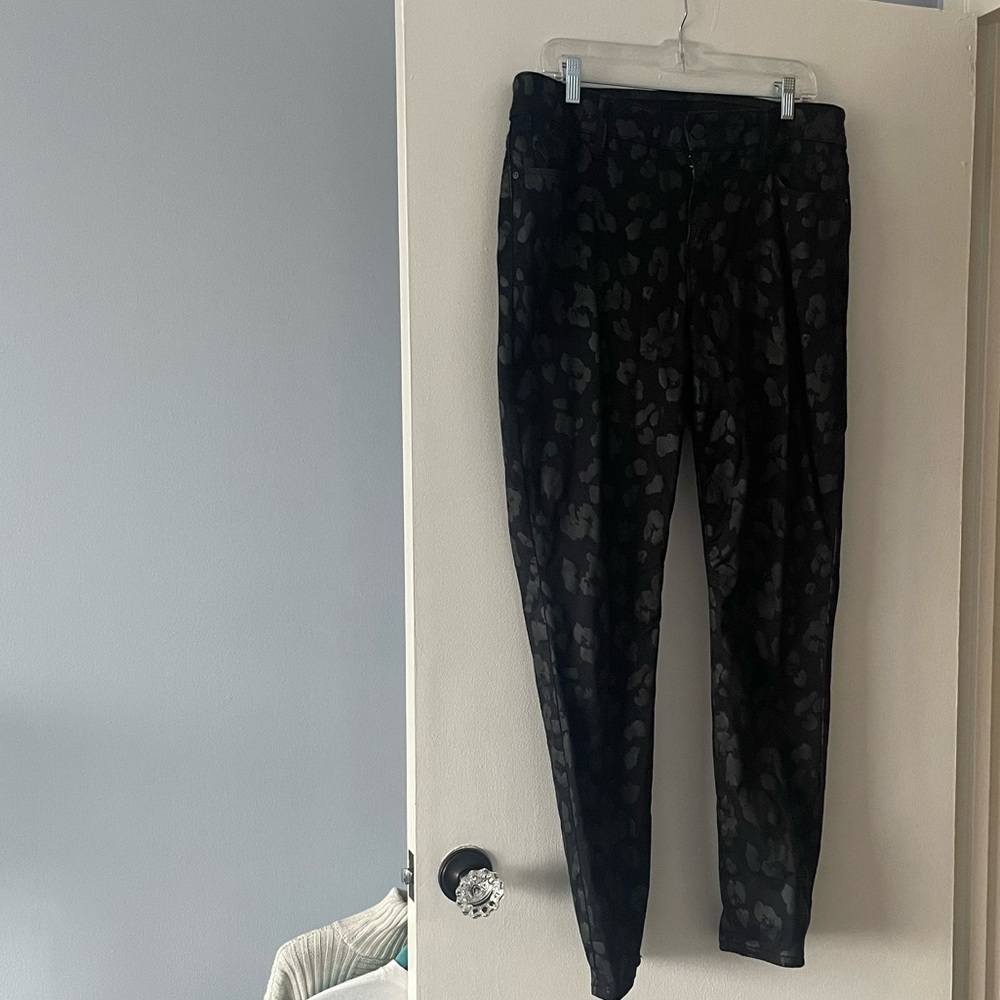Fun Black blended in animal print black pants